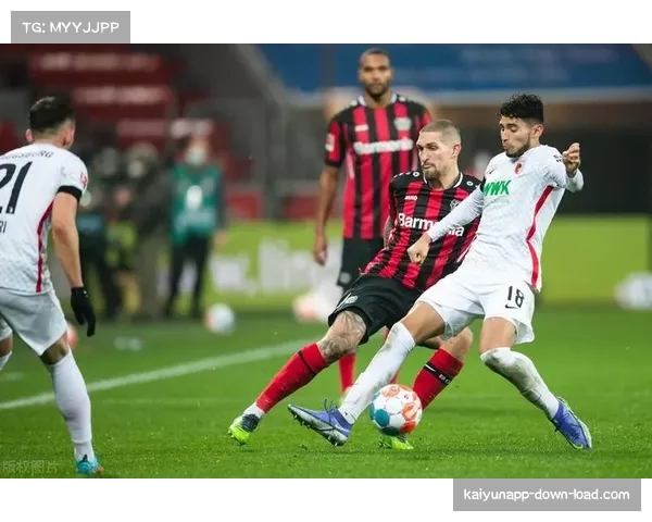 吉马良斯双后腰形成五人底座 控球阶段提供多出球选择